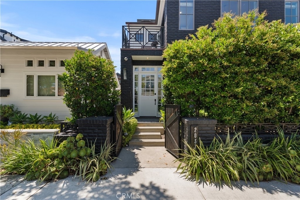 2037 E Ocean - Photo 38