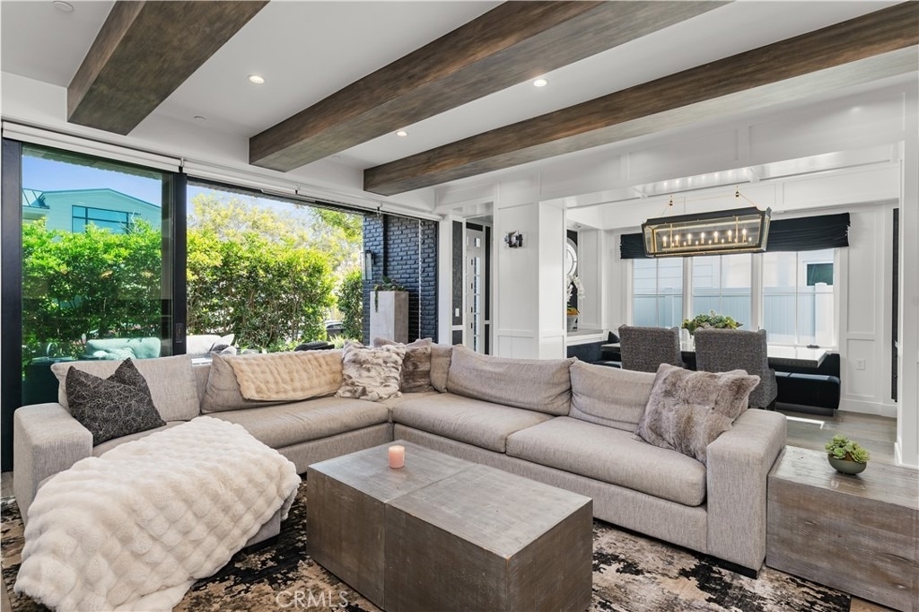 2037 E Ocean - Photo 7
