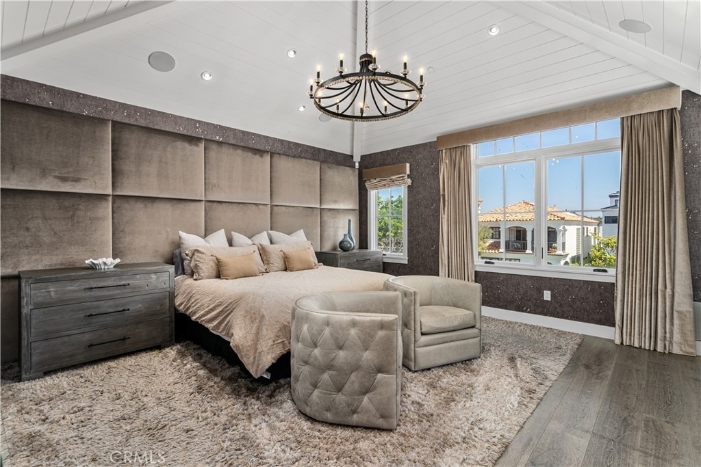 2037 E Ocean - Photo 11