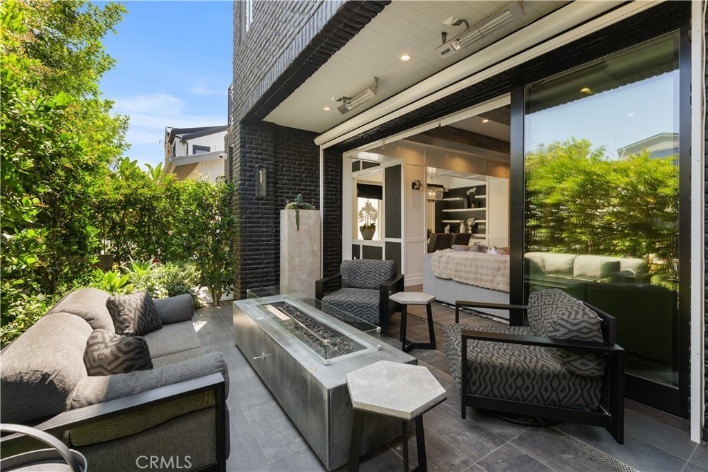 2037 E Ocean - Photo 35