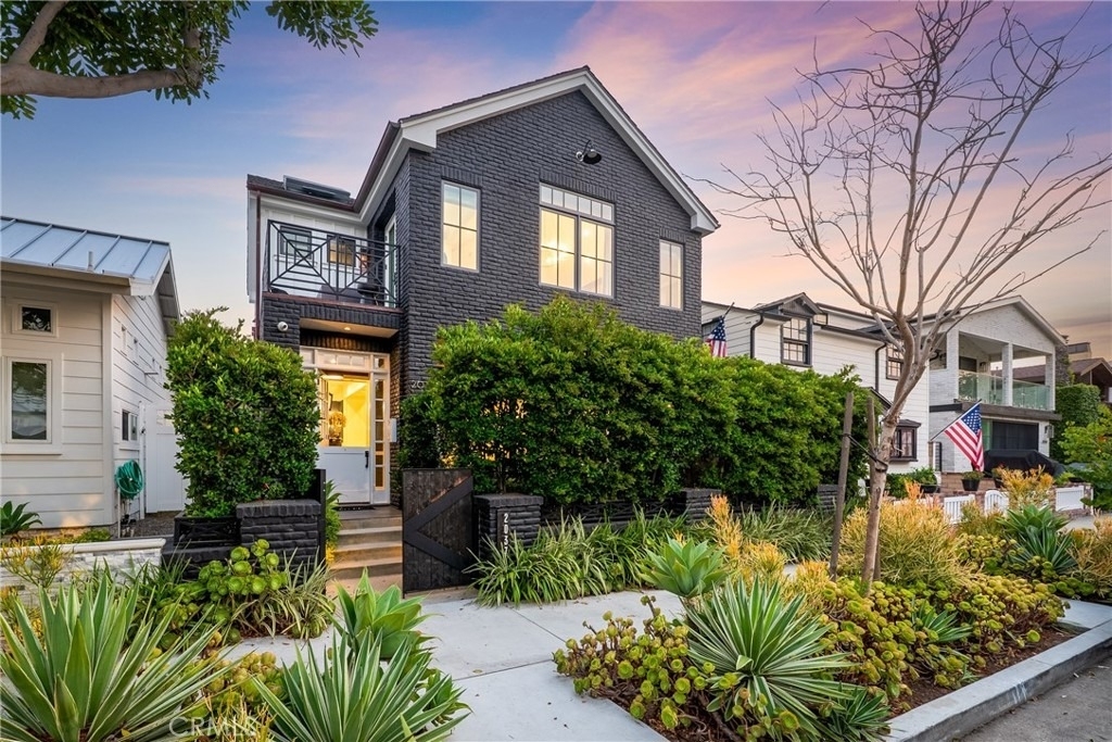 2037 E Ocean - Photo 42