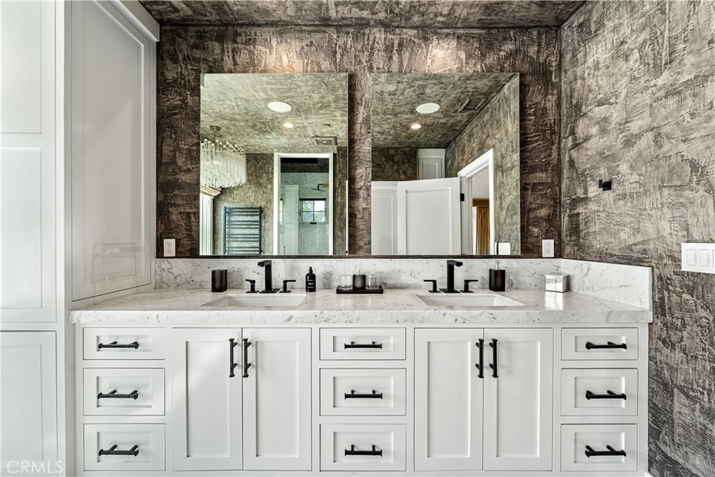 2037 E Ocean - Photo 13
