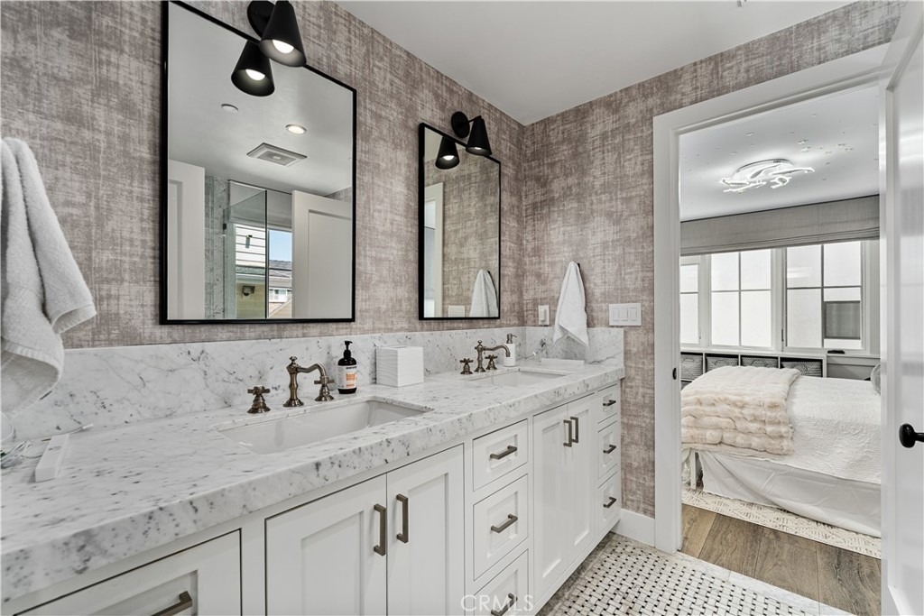 2037 E Ocean - Photo 15