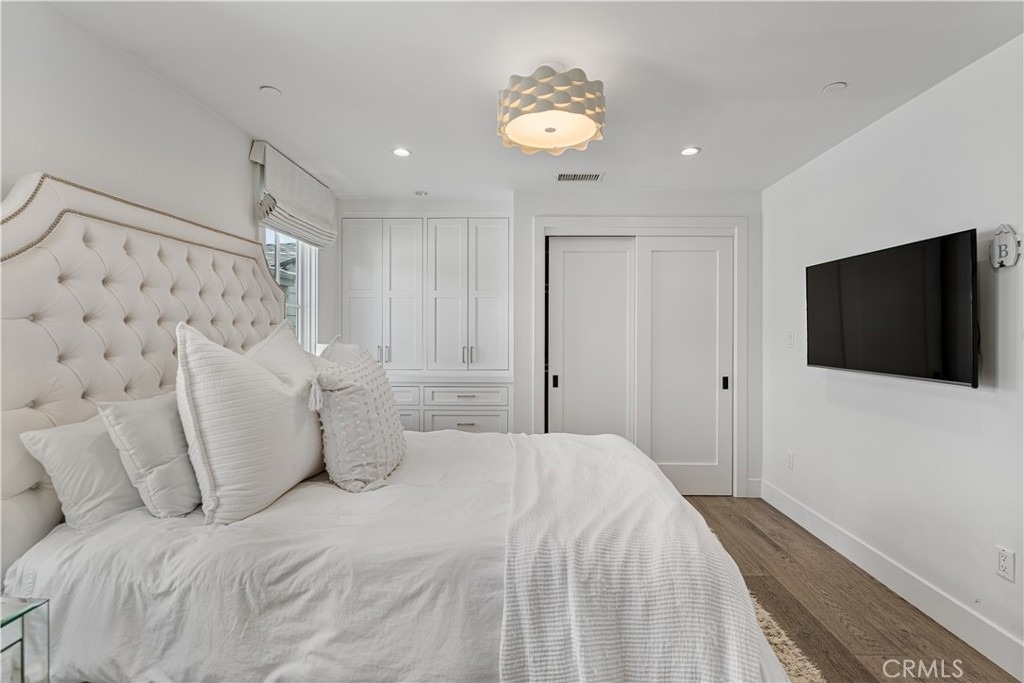 2037 E Ocean - Photo 18