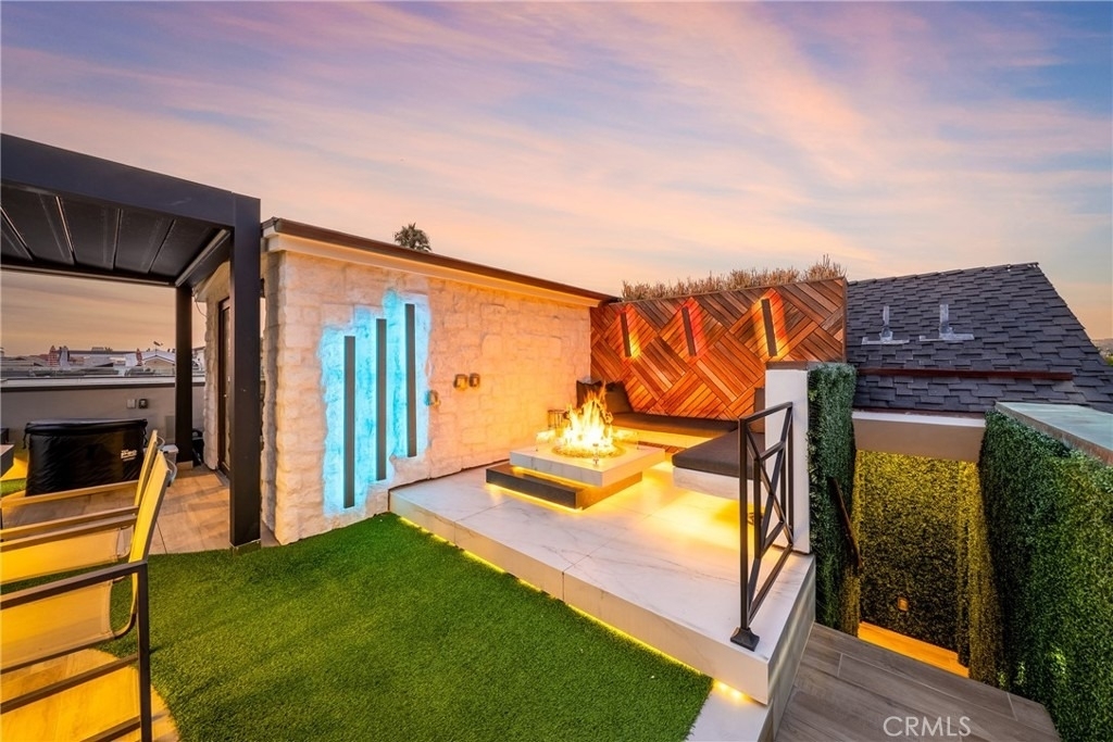 2037 E Ocean - Photo 49