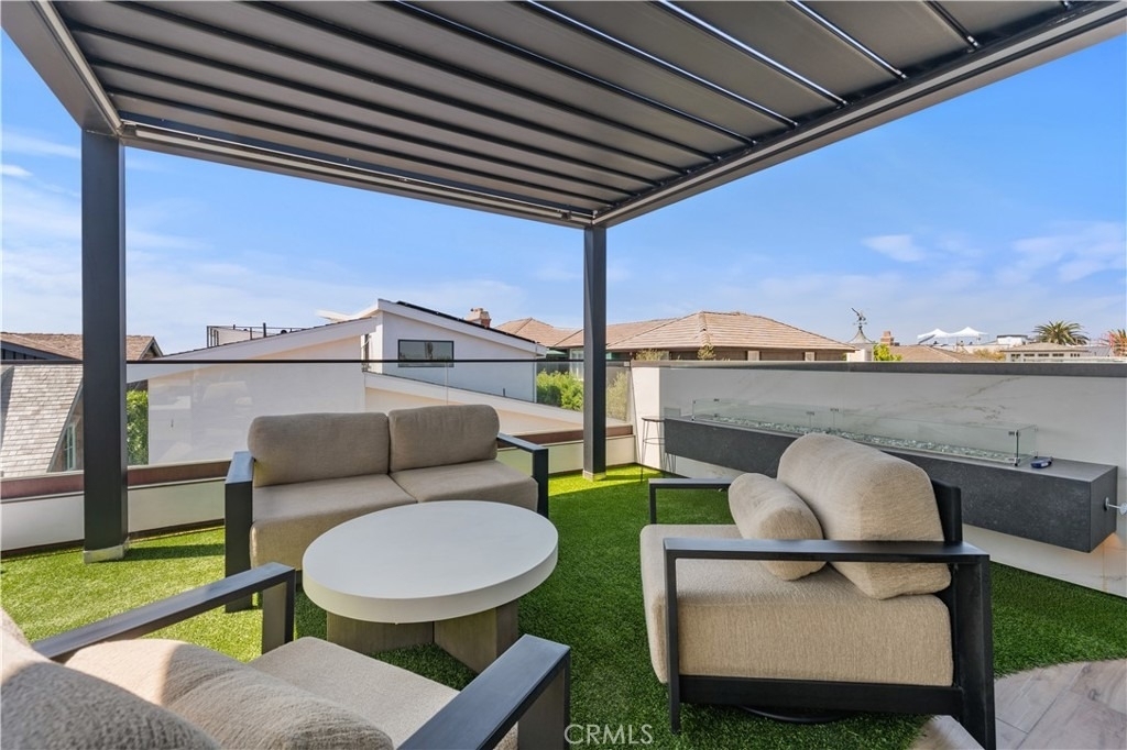 2037 E Ocean - Photo 30