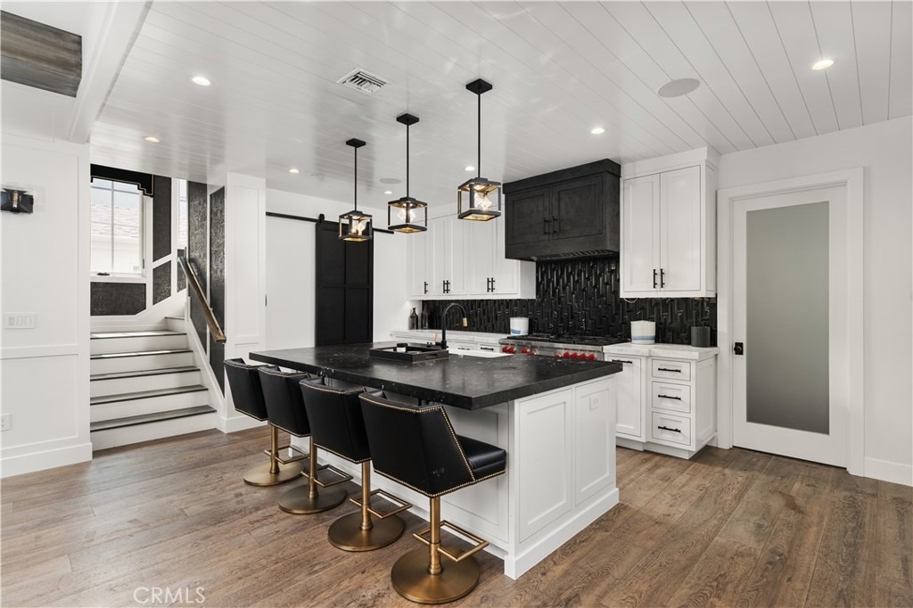 2037 E Ocean - Photo 4
