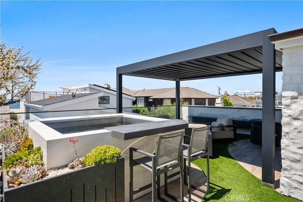 2037 E Ocean - Photo 27