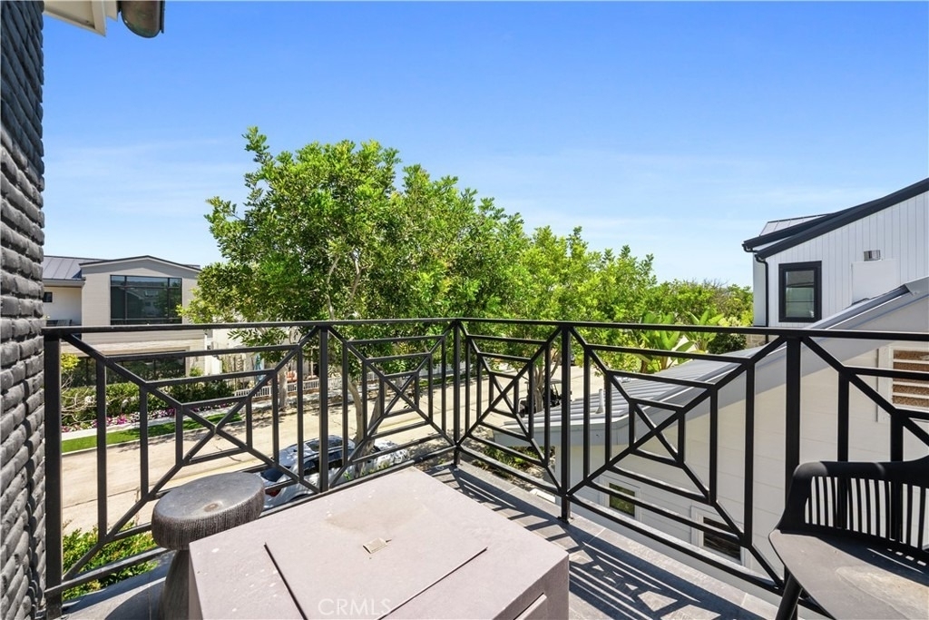 2037 E Ocean - Photo 17