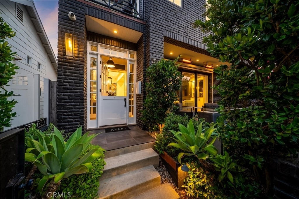 2037 E Ocean - Photo 44