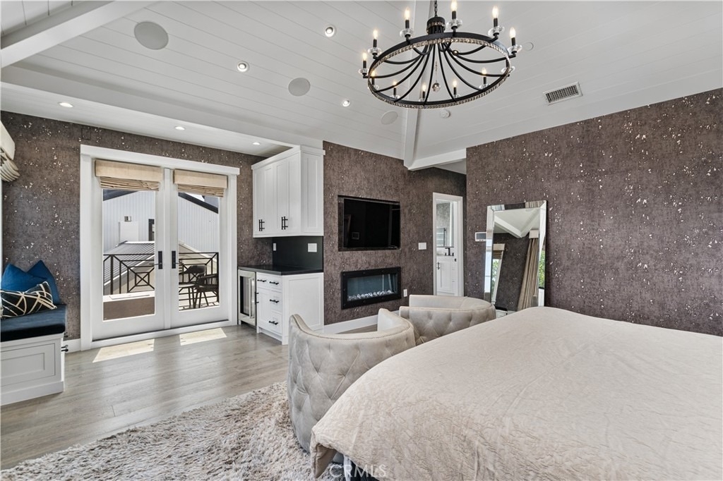 2037 E Ocean - Photo 12