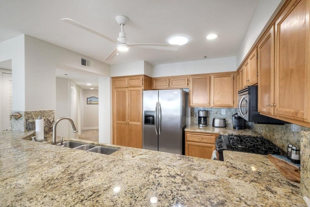 400 N Pacific St - Photo 4