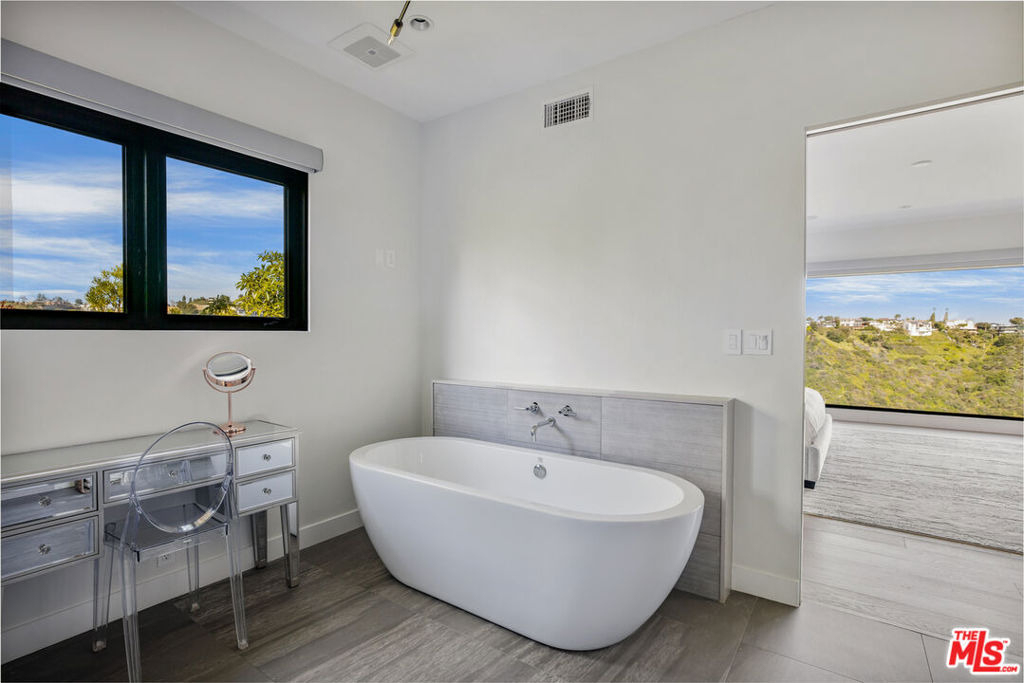 1172 Linda Flora Drive - Photo 16