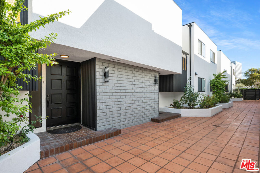 234 S Tower Drive - Photo 3