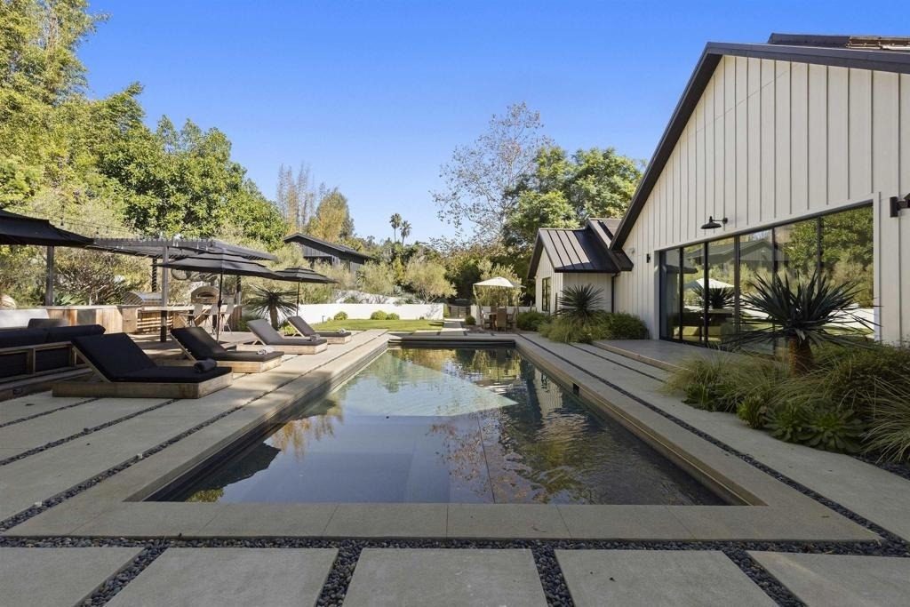 4874 Sun Valley Rd - Photo 1