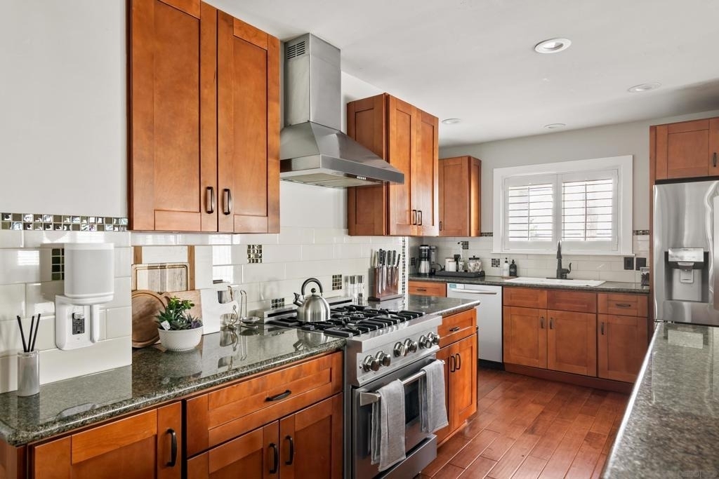 1865 Mission Cliff Drive - Photo 2