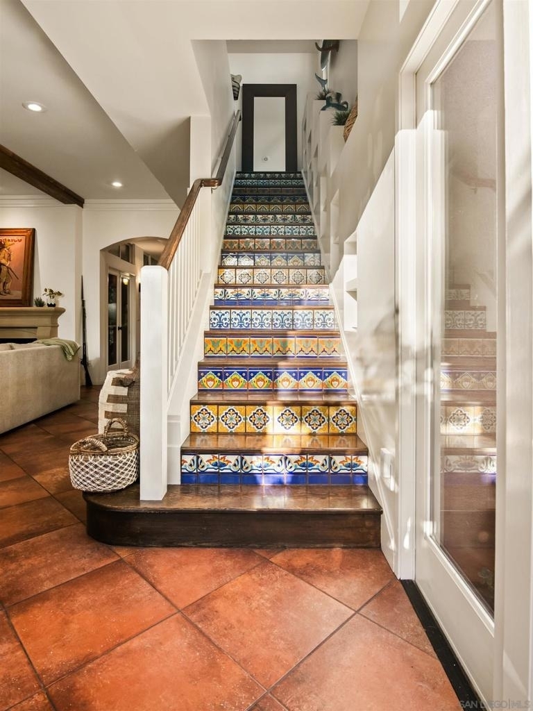 618 Gravilla Pl - Photo 9