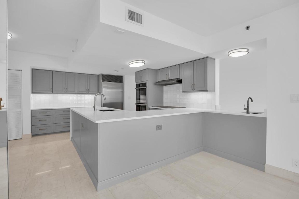 529 S Flagler Dr - Photo 1
