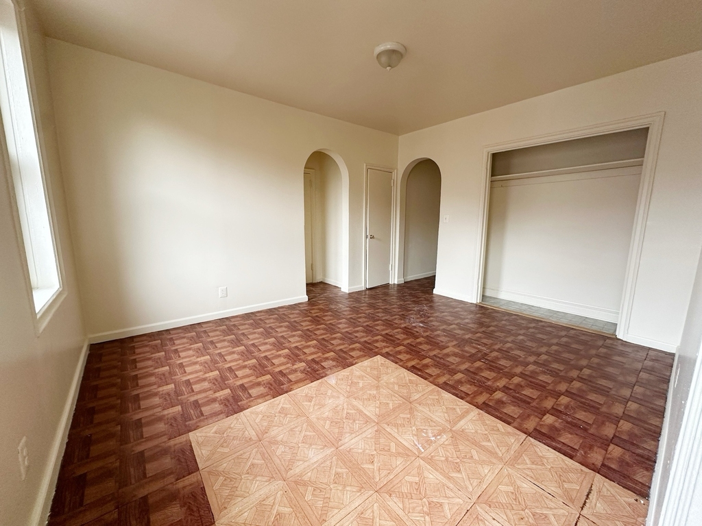 Woodside Avenue and 61st Street - Photo 3