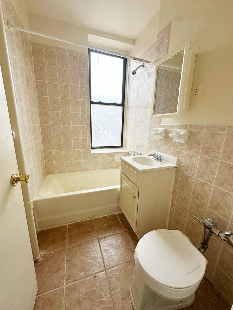 Woodside Avenue and 61st Street - Photo 2