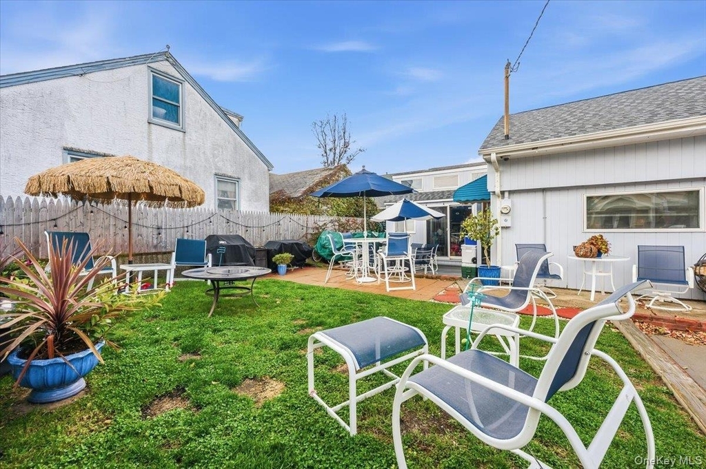 1 Bellmore Avenue - Photo 16