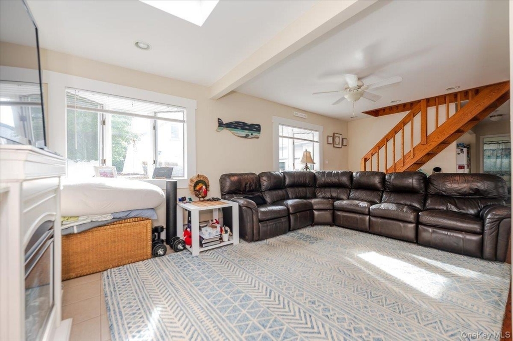 1 Bellmore Avenue - Photo 4