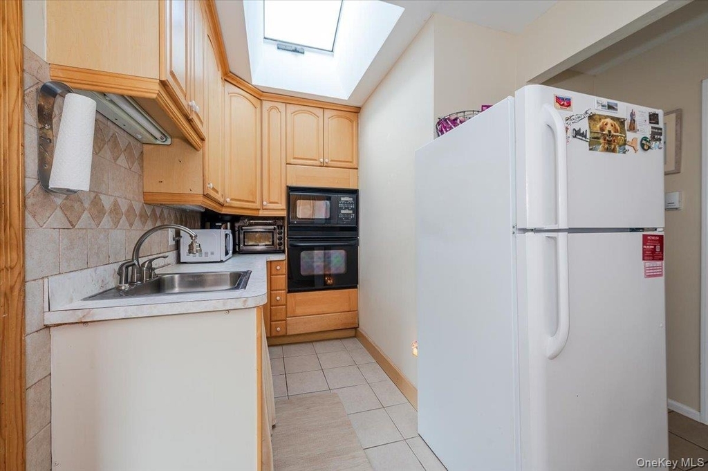 1 Bellmore Avenue - Photo 7