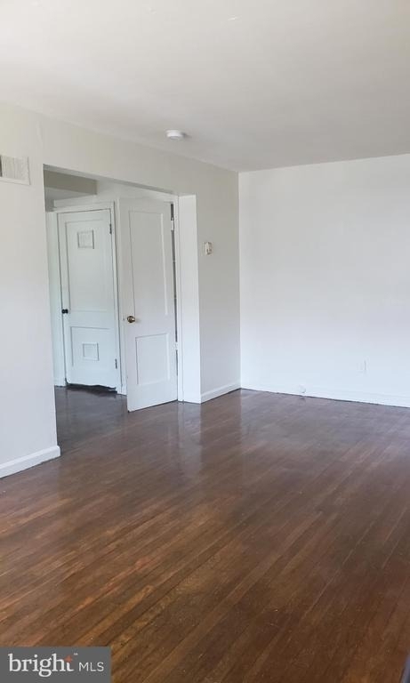 935 48th Place Ne - Photo 2