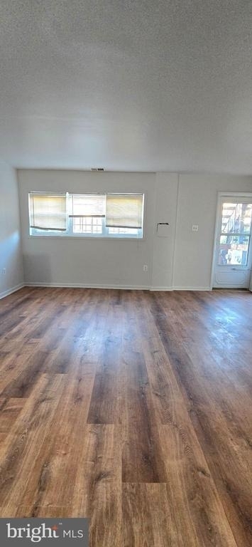 4641 6th Street Se - Photo 4