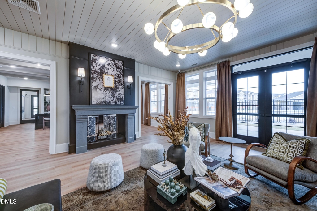 2050 Airport Boulevard Nw - Photo 4