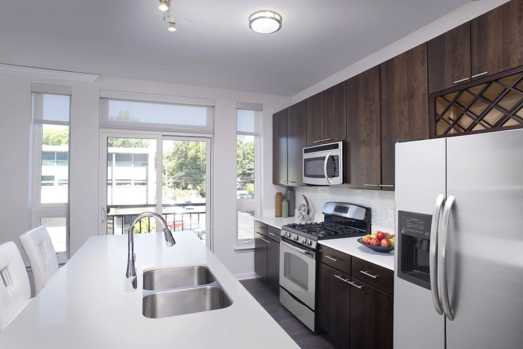 1720 Central Street - Photo 3