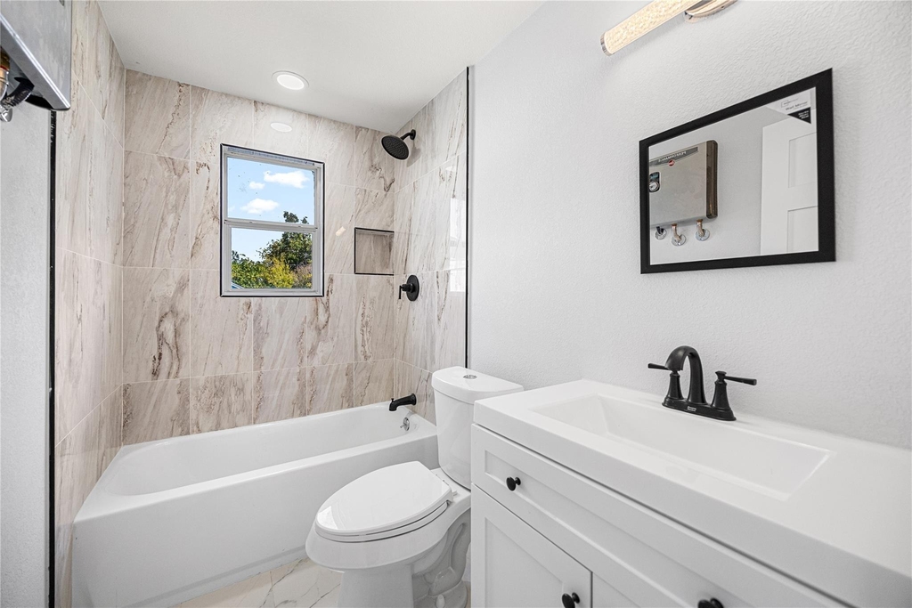 3229 Holman Street - Photo 9