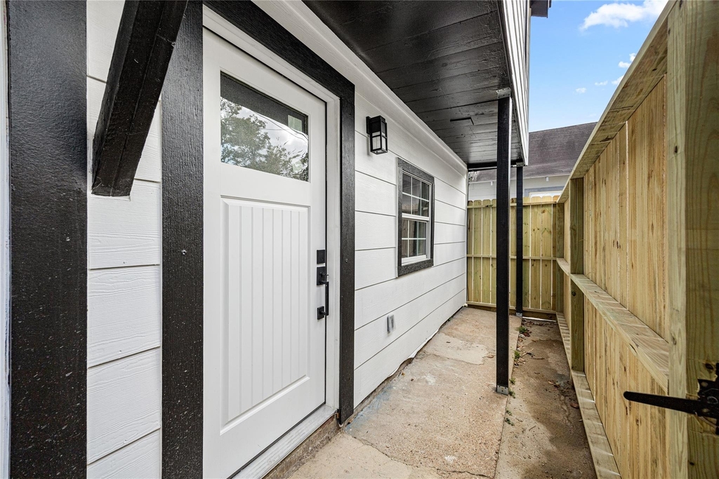 3229 Holman Street - Photo 4