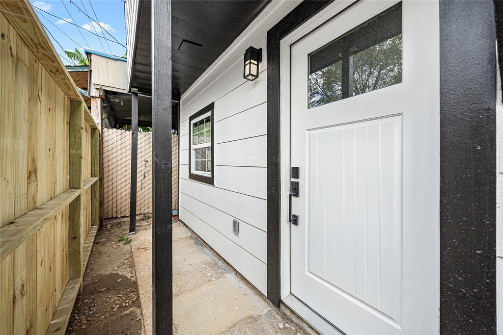 3229 Holman Street - Photo 3