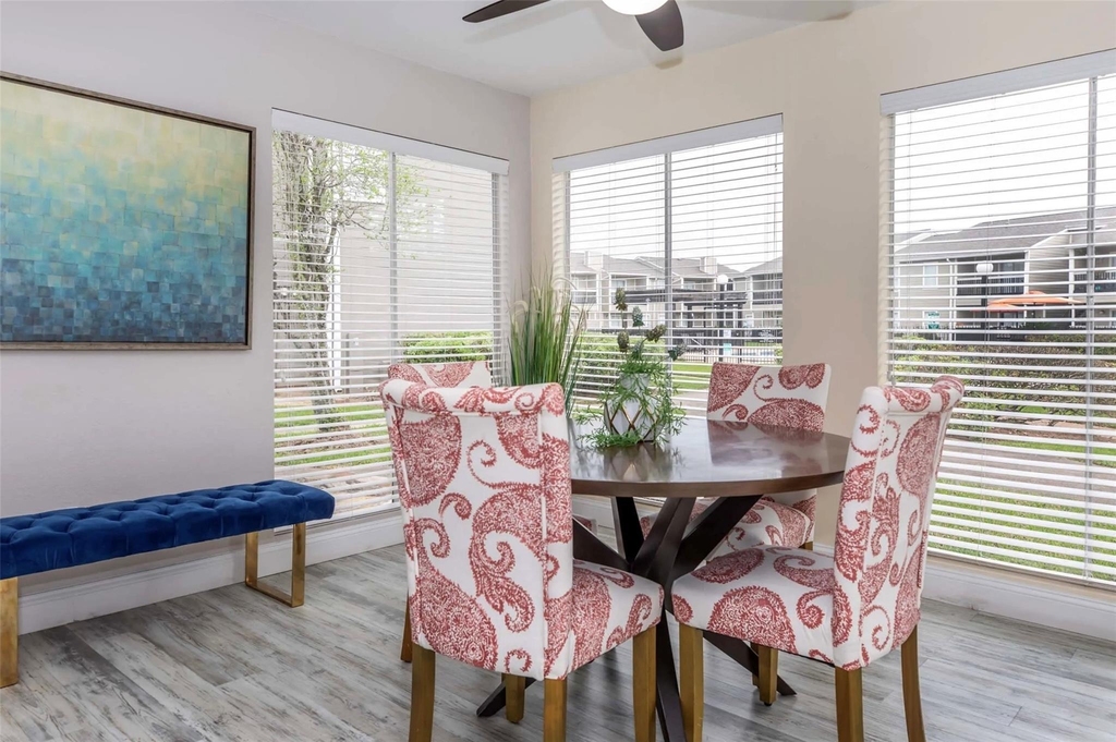 201 Dixie Drive - Photo 2