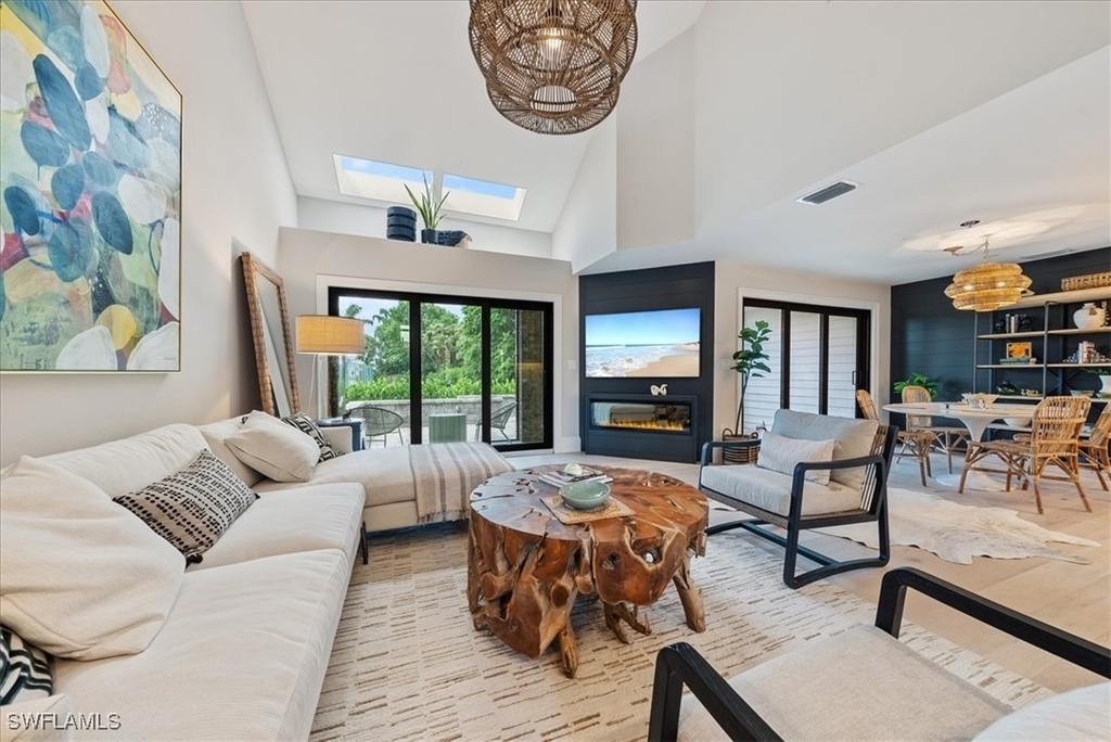 569 Park Shore Drive - Photo 3