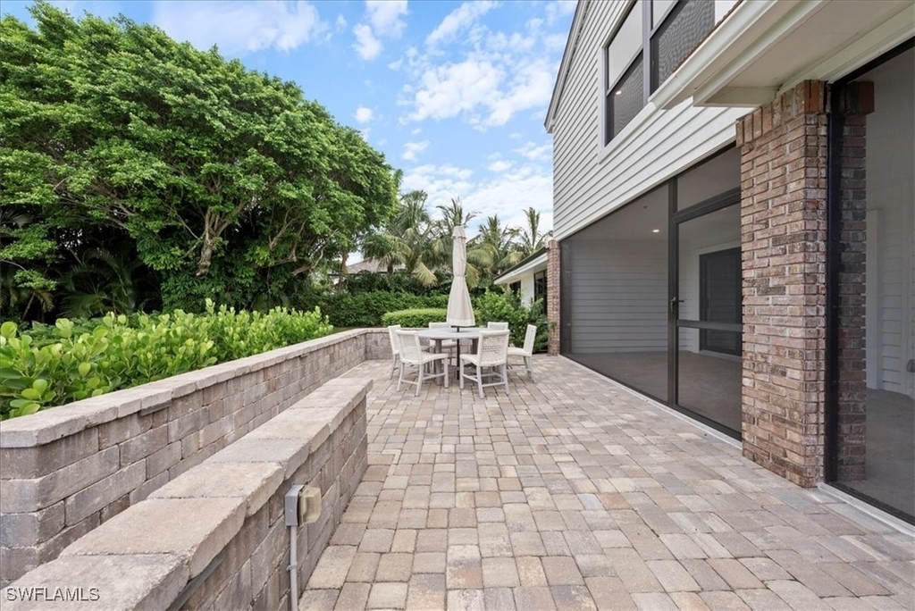 569 Park Shore Drive - Photo 10