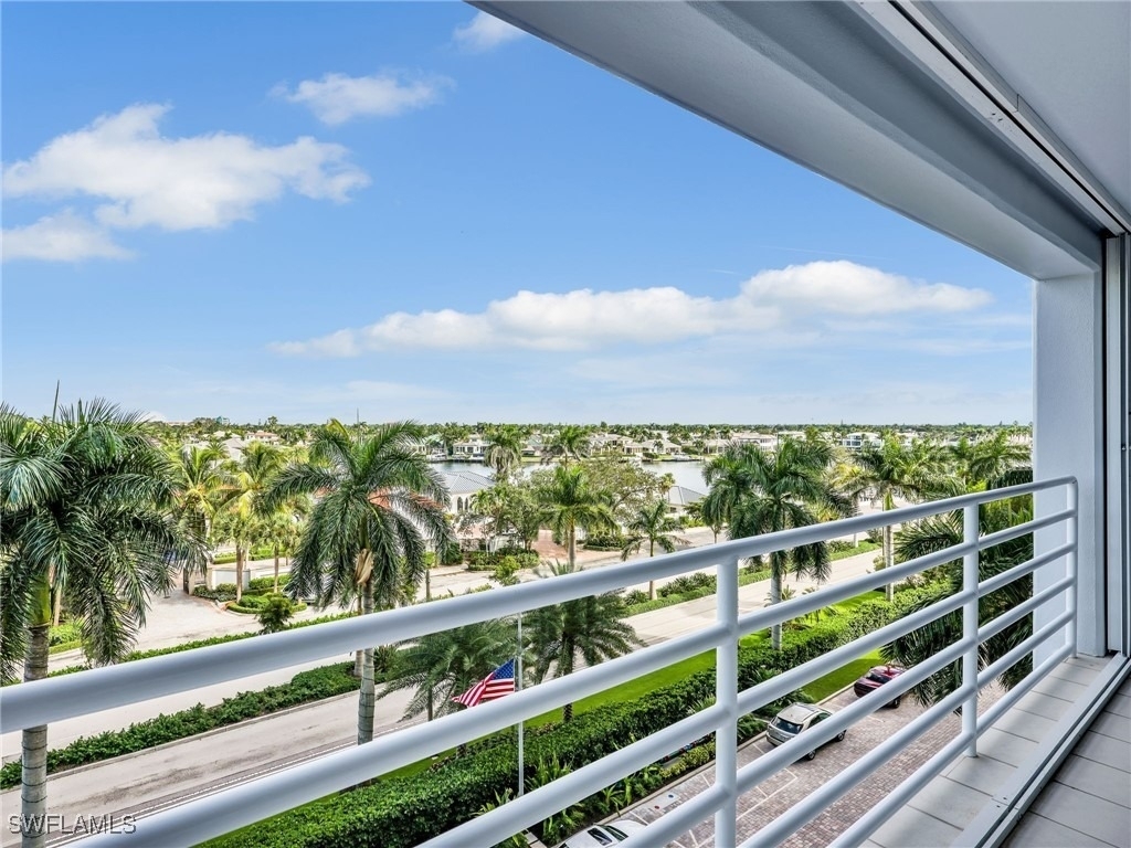 4751 Gulf Shore Boulevard N - Photo 7