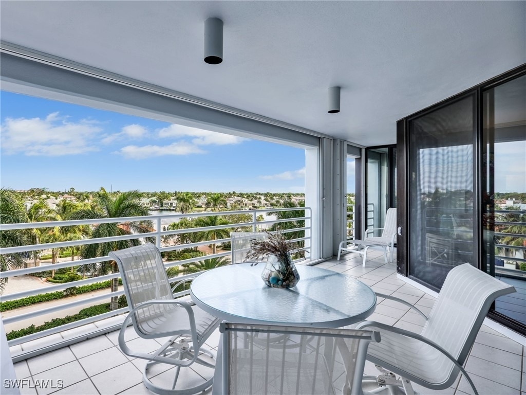 4751 Gulf Shore Boulevard N - Photo 9