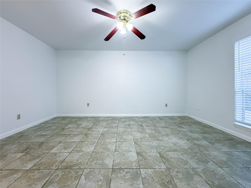 9201 Clarewood Drive - Photo 8