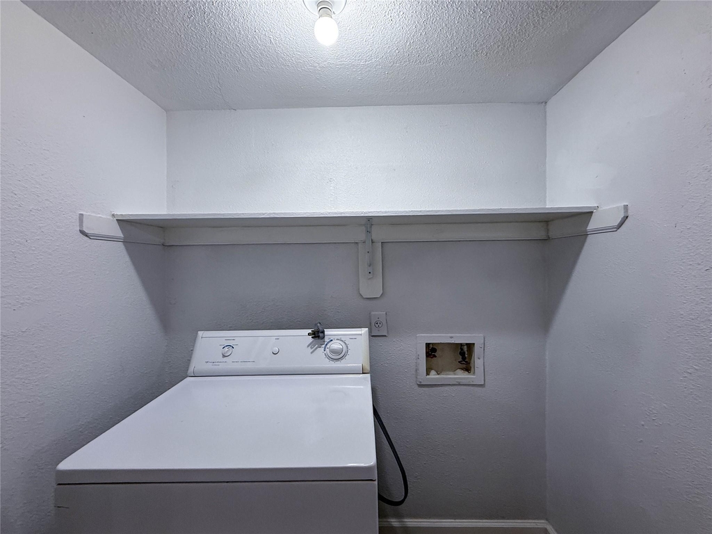 9201 Clarewood Drive - Photo 7