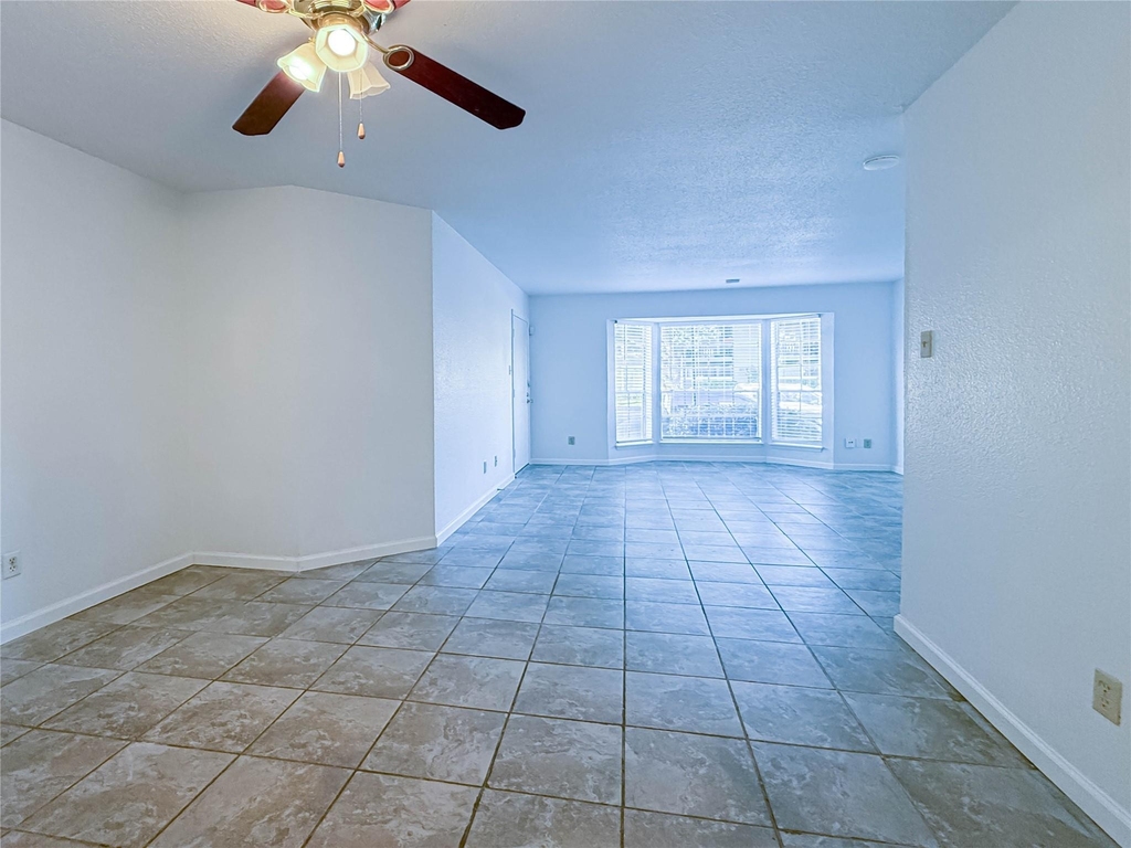 9201 Clarewood Drive - Photo 3