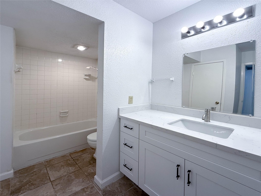 9201 Clarewood Drive - Photo 10