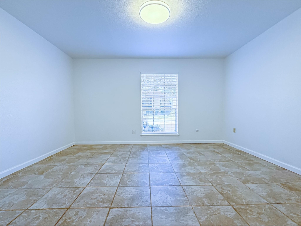 9201 Clarewood Drive - Photo 11