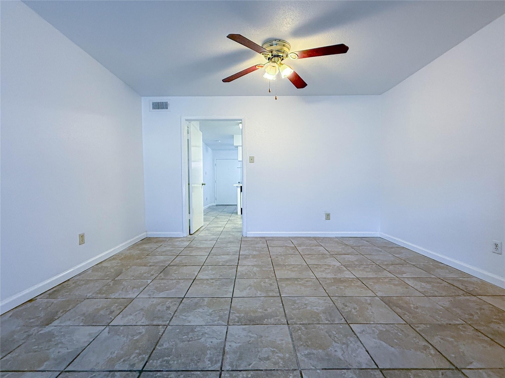 9201 Clarewood Drive - Photo 4