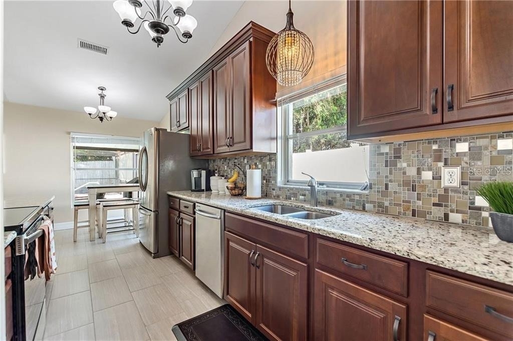 3662 Chatham Drive - Photo 3