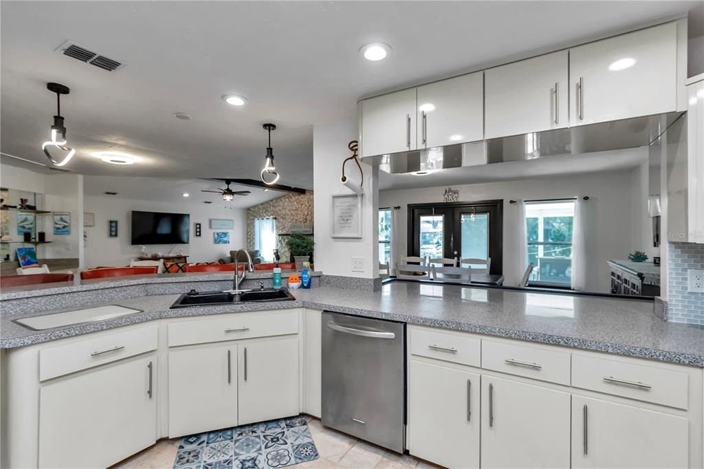 1542 Se Pinwheel Drive - Photo 28