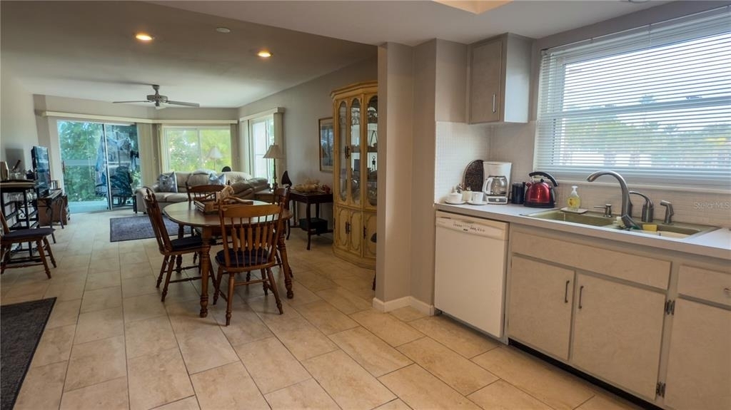 1900 Benjamin Franklin Drive - Photo 4