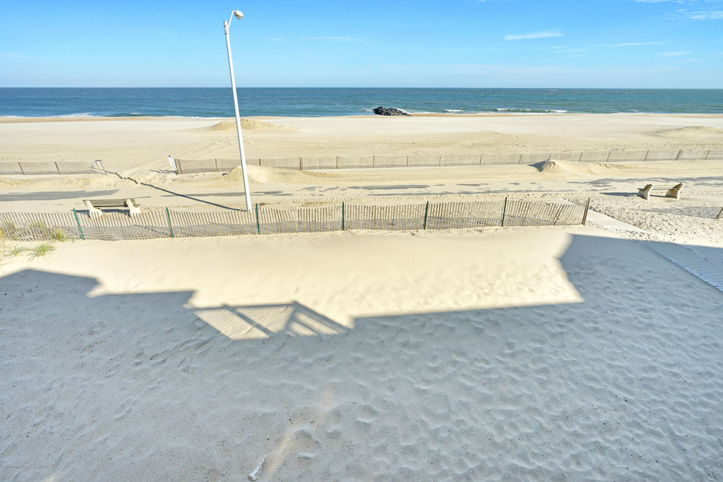 239 Beachfront - Photo 13