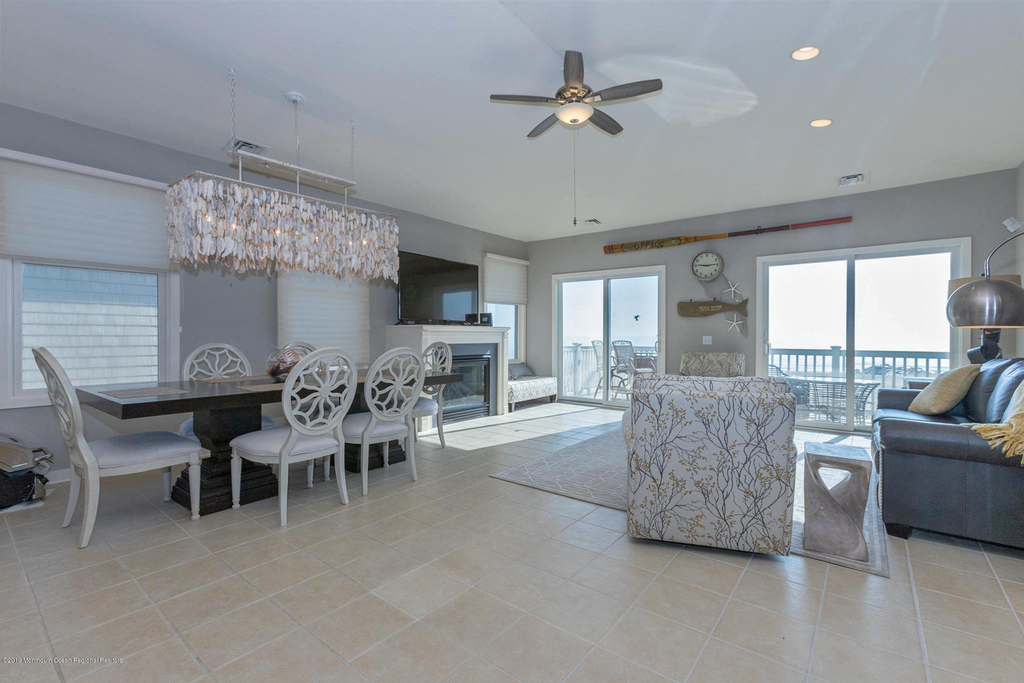 239 Beachfront - Photo 4